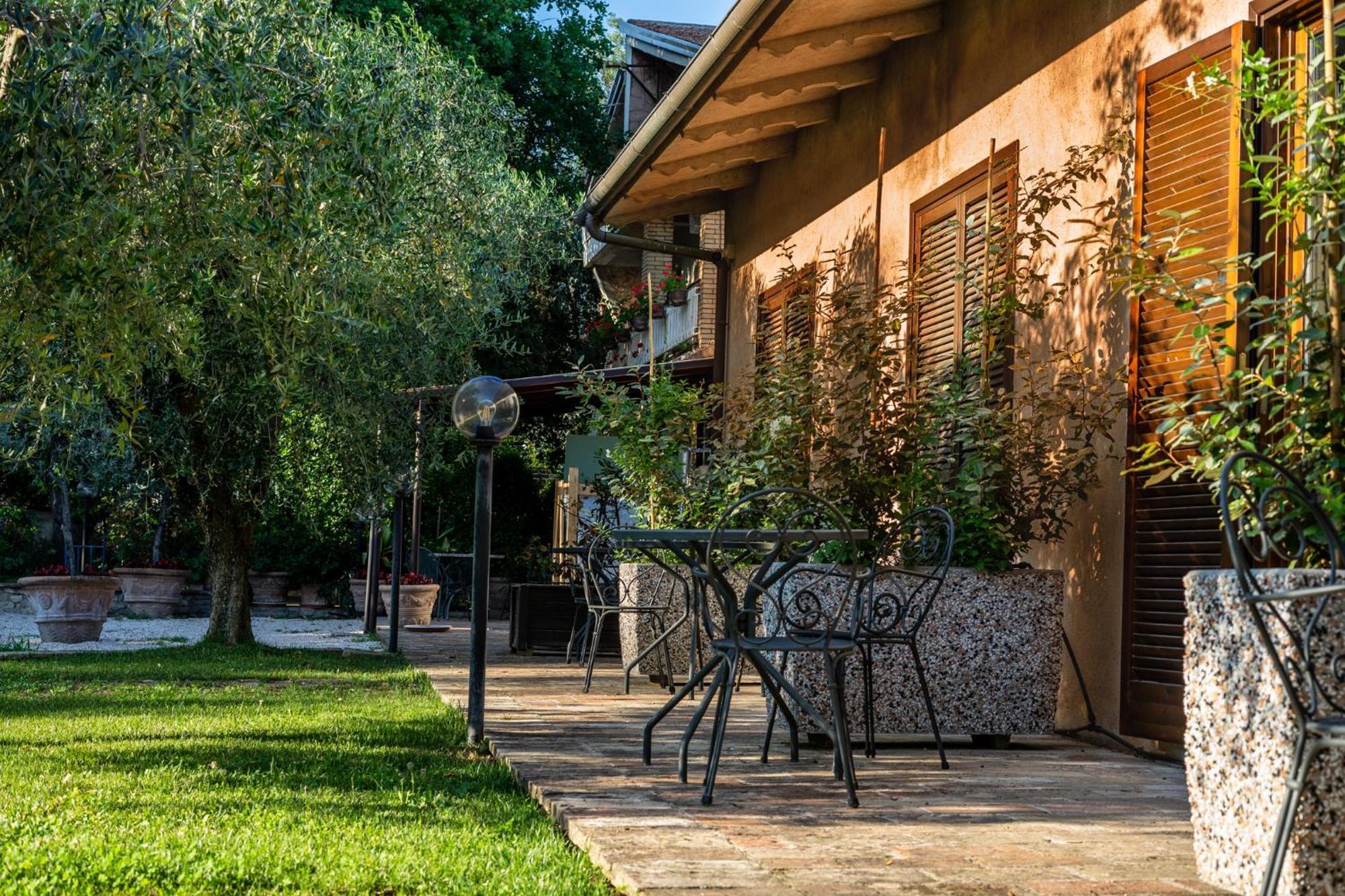 Hotel & Spa Villa Dei Mosaici Spello Exterior photo
